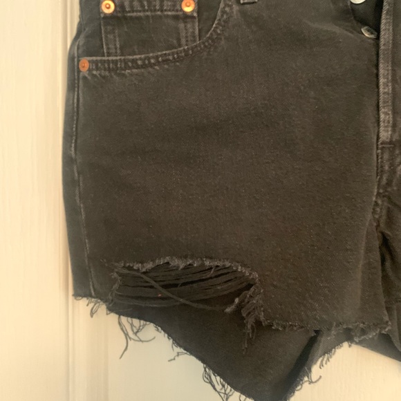 Levi’s High Waisted Shorts NWOT - Picture 4 of 5